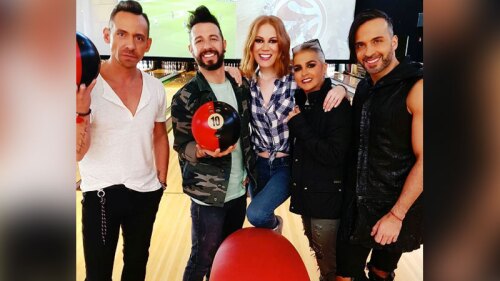 Los integrantes de Kabah presumen sus sensuales cuerpos