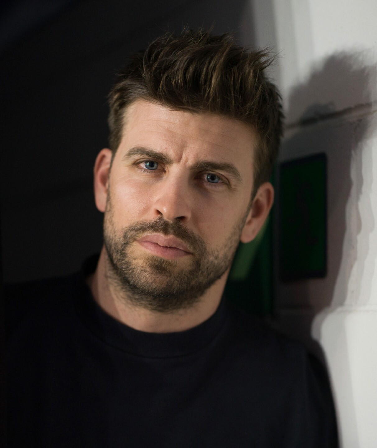 Gerard Piqué supuestamente sintió "celos" de Maluma cuando grabó el video musical "Clandestino" con Shakira en el 2017.