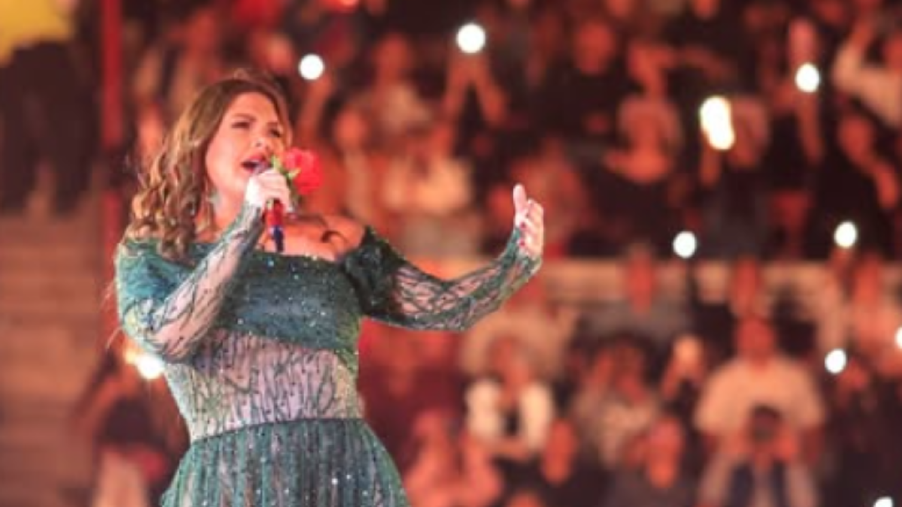 Yuridia hace historia en la Plaza de toros México, la primera mujer en ...