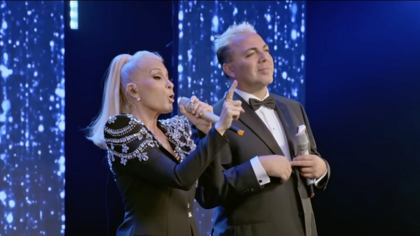Yuri y Cristian Castro.jpg