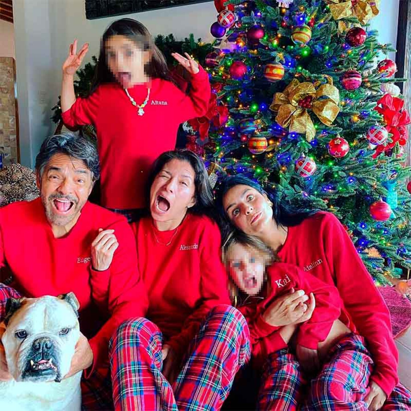 Alessandra Rosaldo publicó fotos navideñas en familia