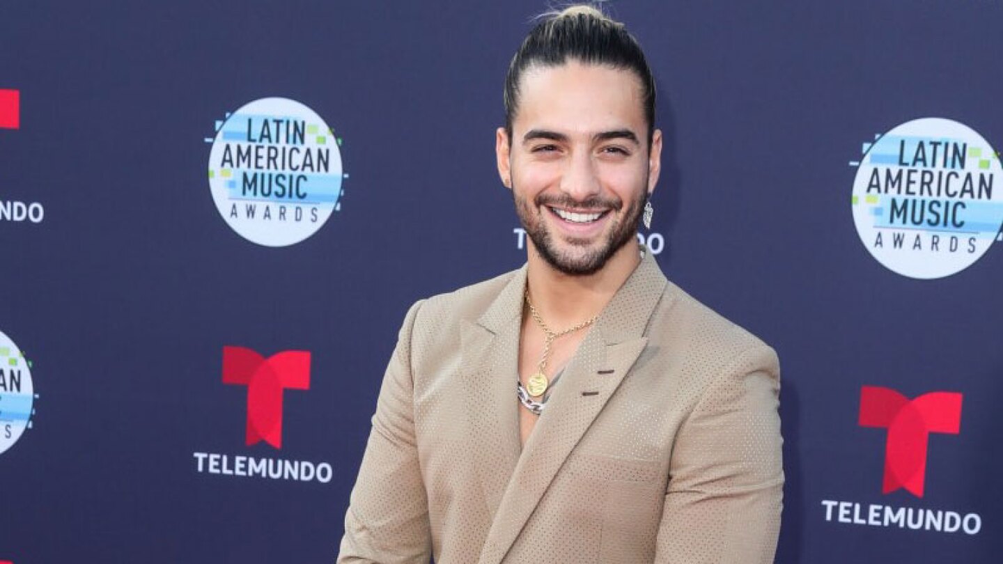 Maluma es fuertemente criticado por usar botas con tacón en su nuevo video.