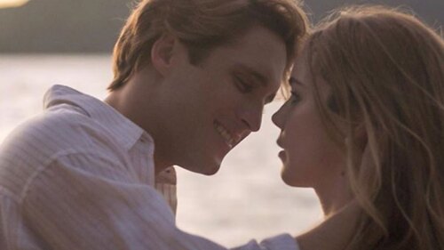 Diego Boneta le manda una muy lindas felicitaciones a Camila Sodi por su nueva serie.