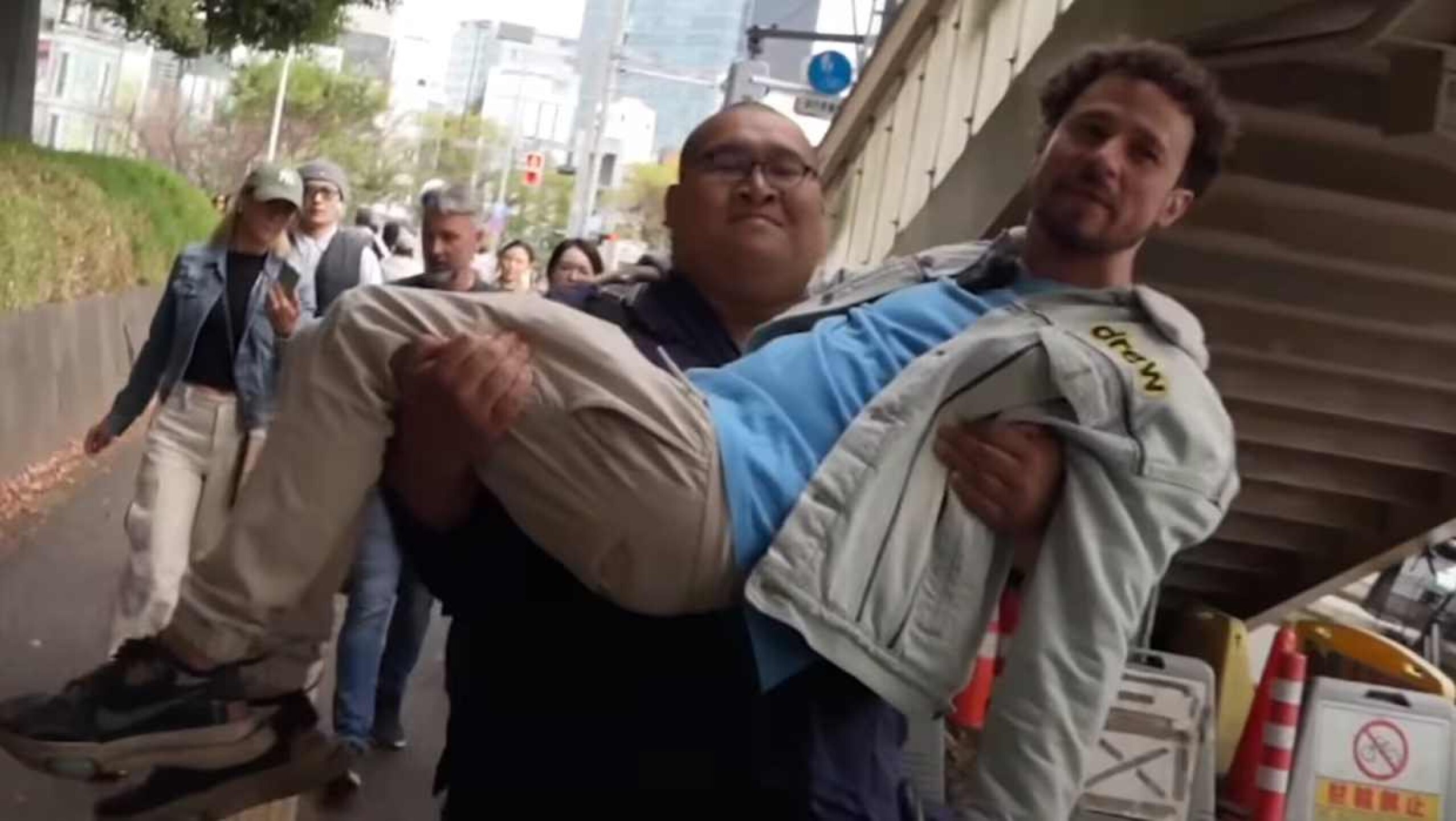Luisito Comunica desata polémica