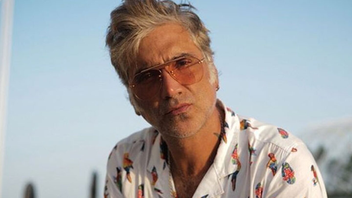 Instagram @alexoficial