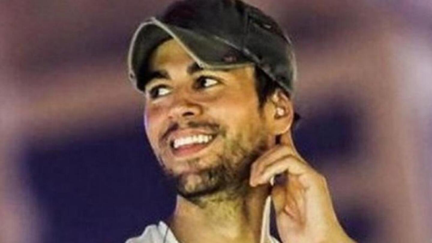 Anna Kournikova y Enrique Iglesias comparten momento del nacimiento de si bebé