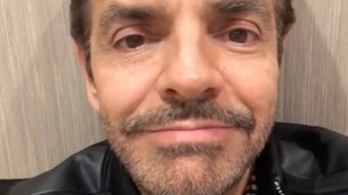 Eugenio Derbez da su número de teléfono para interactuar con sus fans