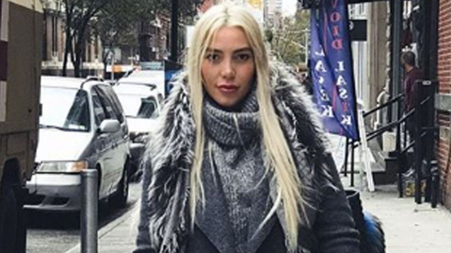 Frida Sofía derrama miel con misterioso galán y manda contundente mensaje