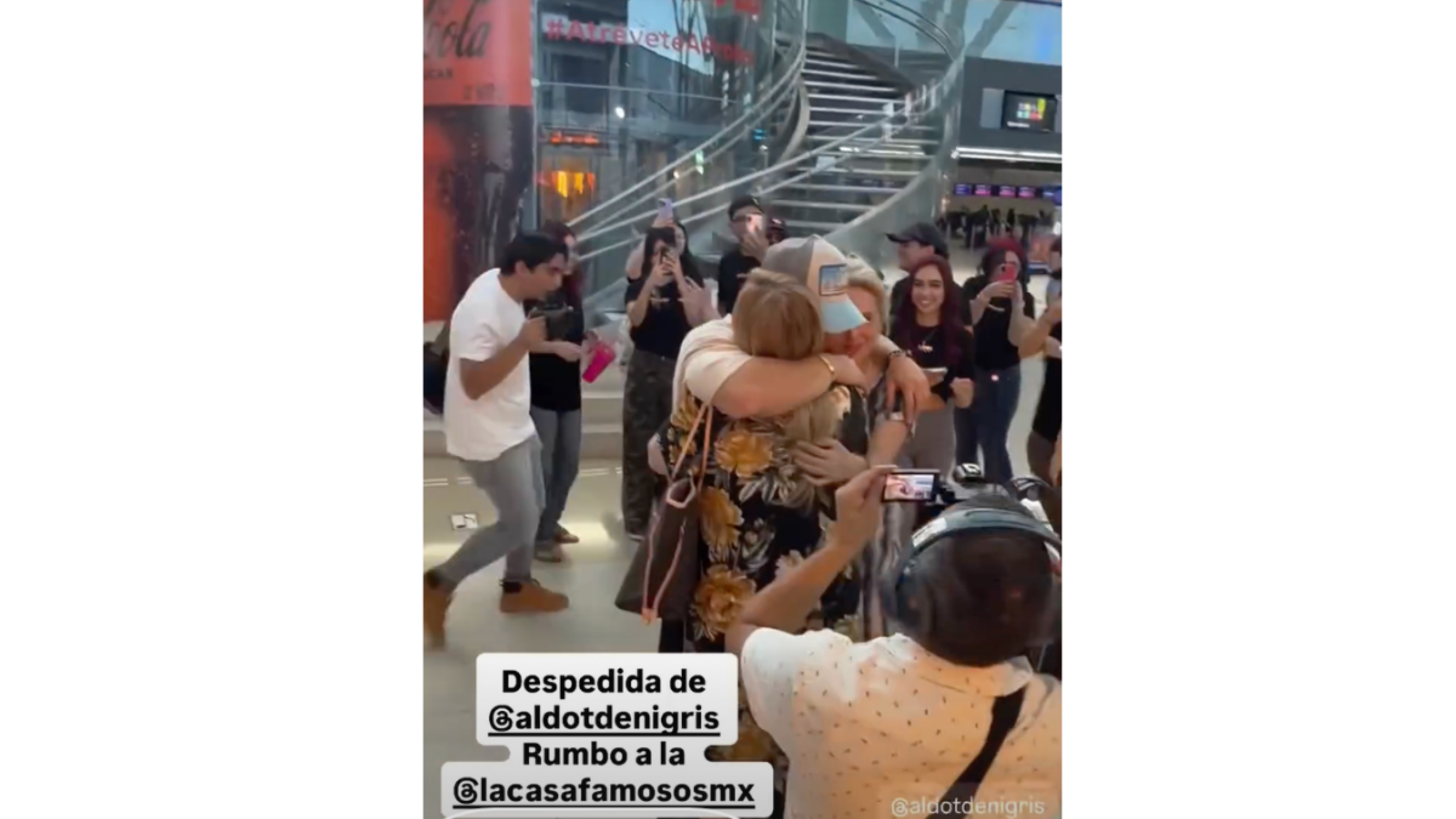 Doña Lety se despide de Aldo de Nigris.png