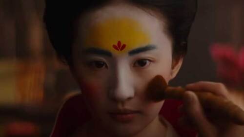 El estreno de mulán se retrasará un mes