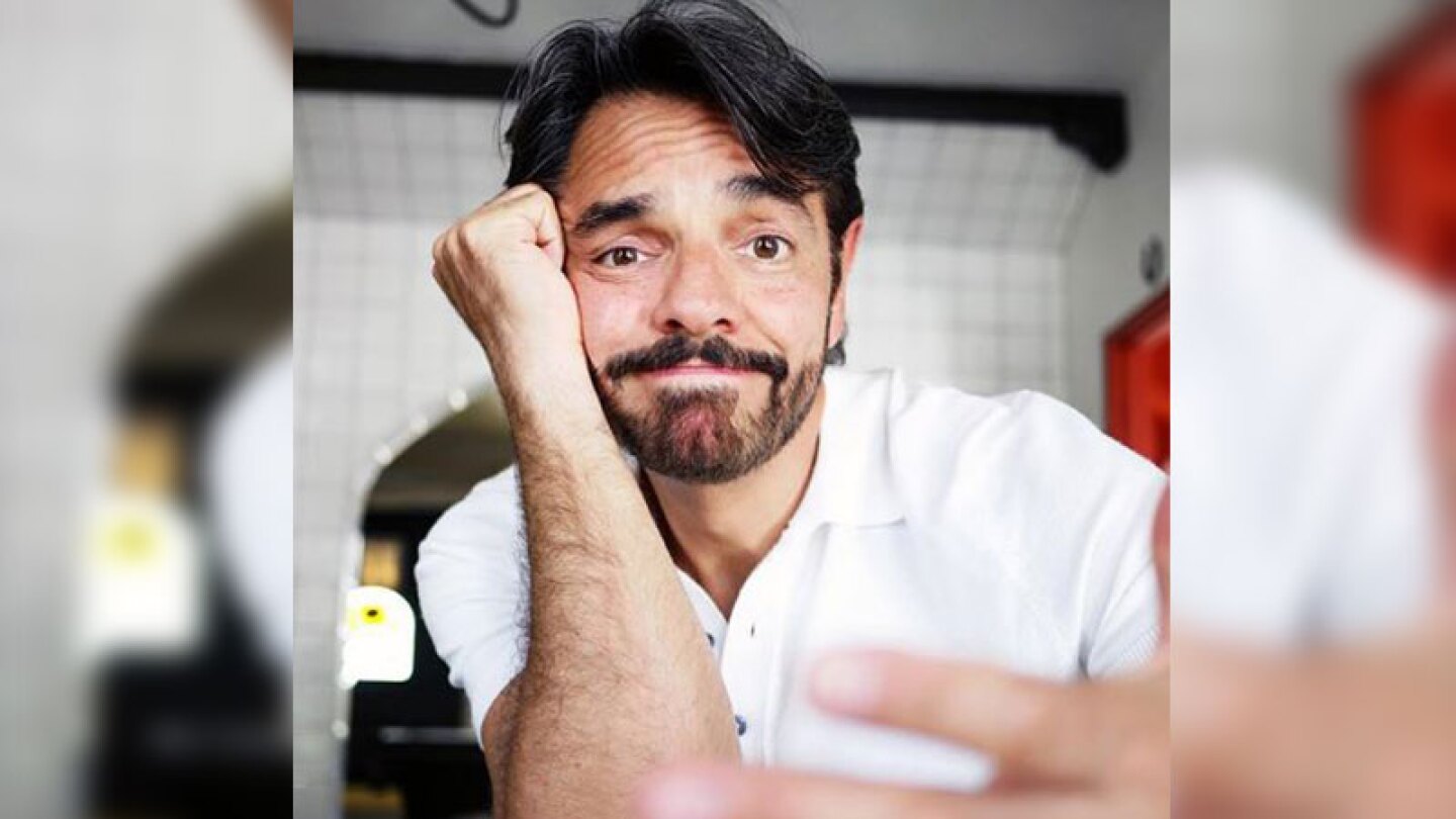 Eugenio Derbez relata su primera vez.