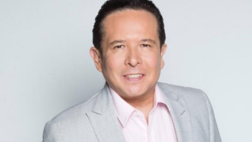 Gustavo Adolfo Infante desmiente a Martha Figueroa con fotos