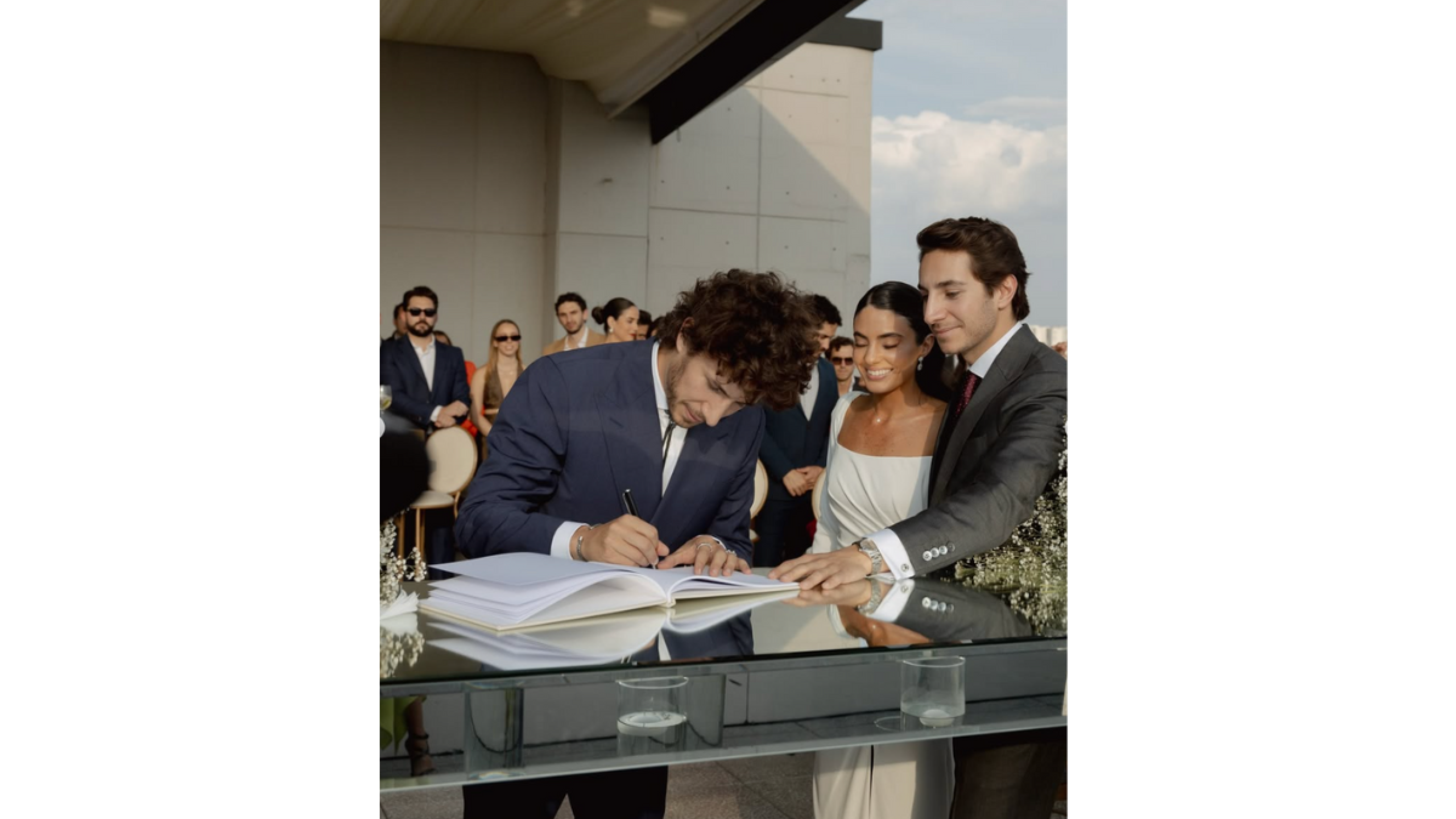 Andy Zurita, hermano de Juanpa Zurita, llegó al altar