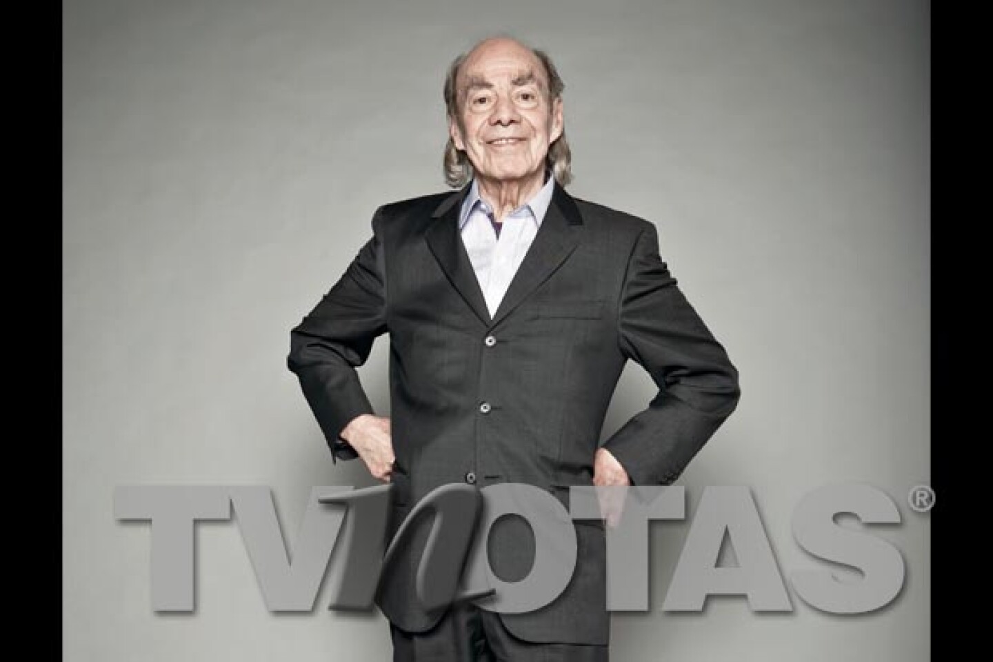 (1979) A los 41 años, Manuel Valdés iniciaba con su programa de televisión El Show del Loco Valdés, donde invitaba artistas del momento, como Jaqueline Voltaire y Sergio Corona.