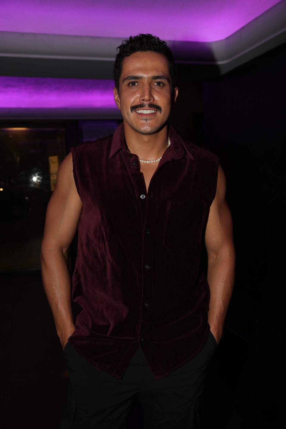 Mario Morán 2024, alombra roja, Siete veces adiós