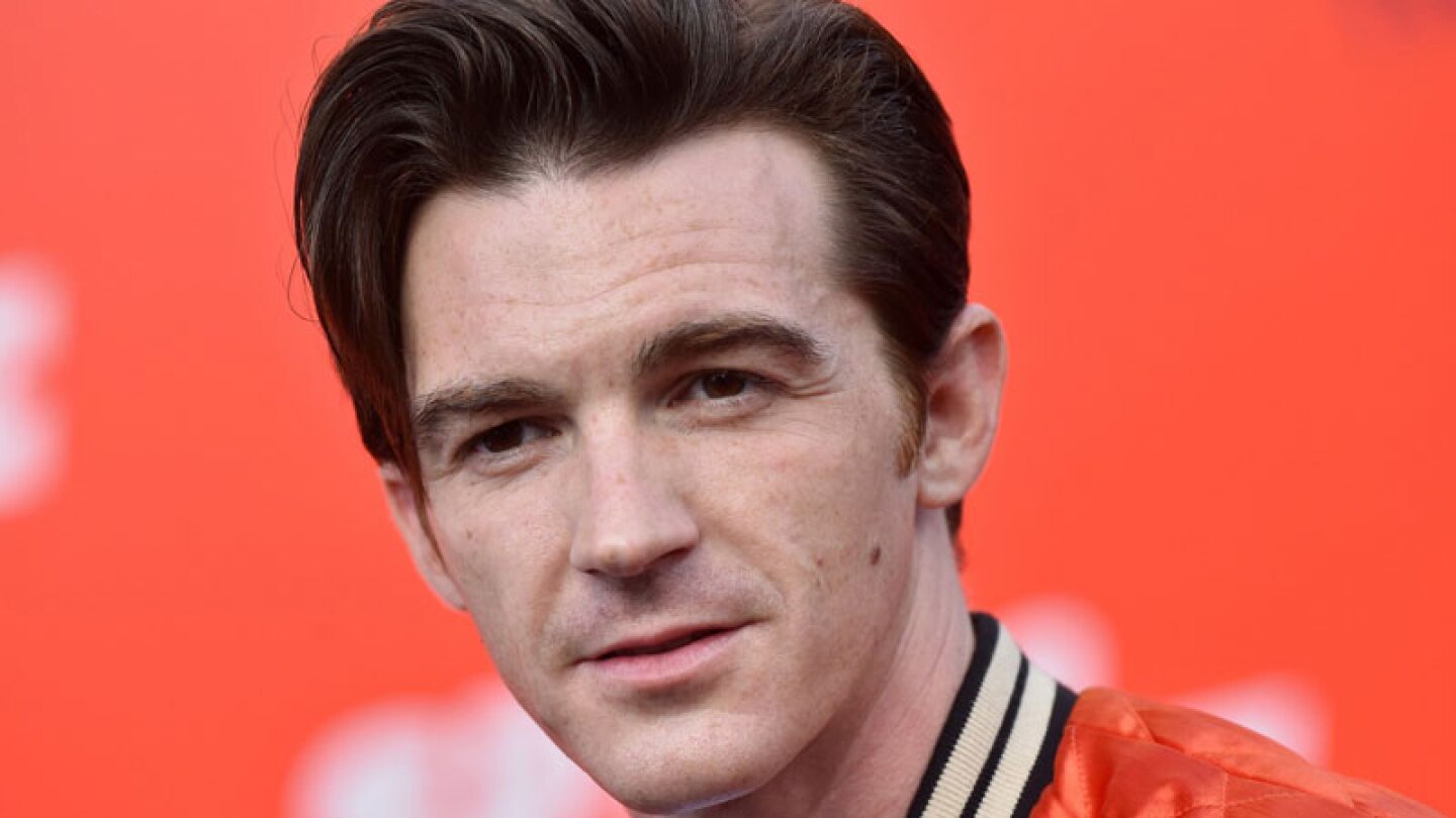 Drake Bell cantó a ritmo de Luis Miguel.