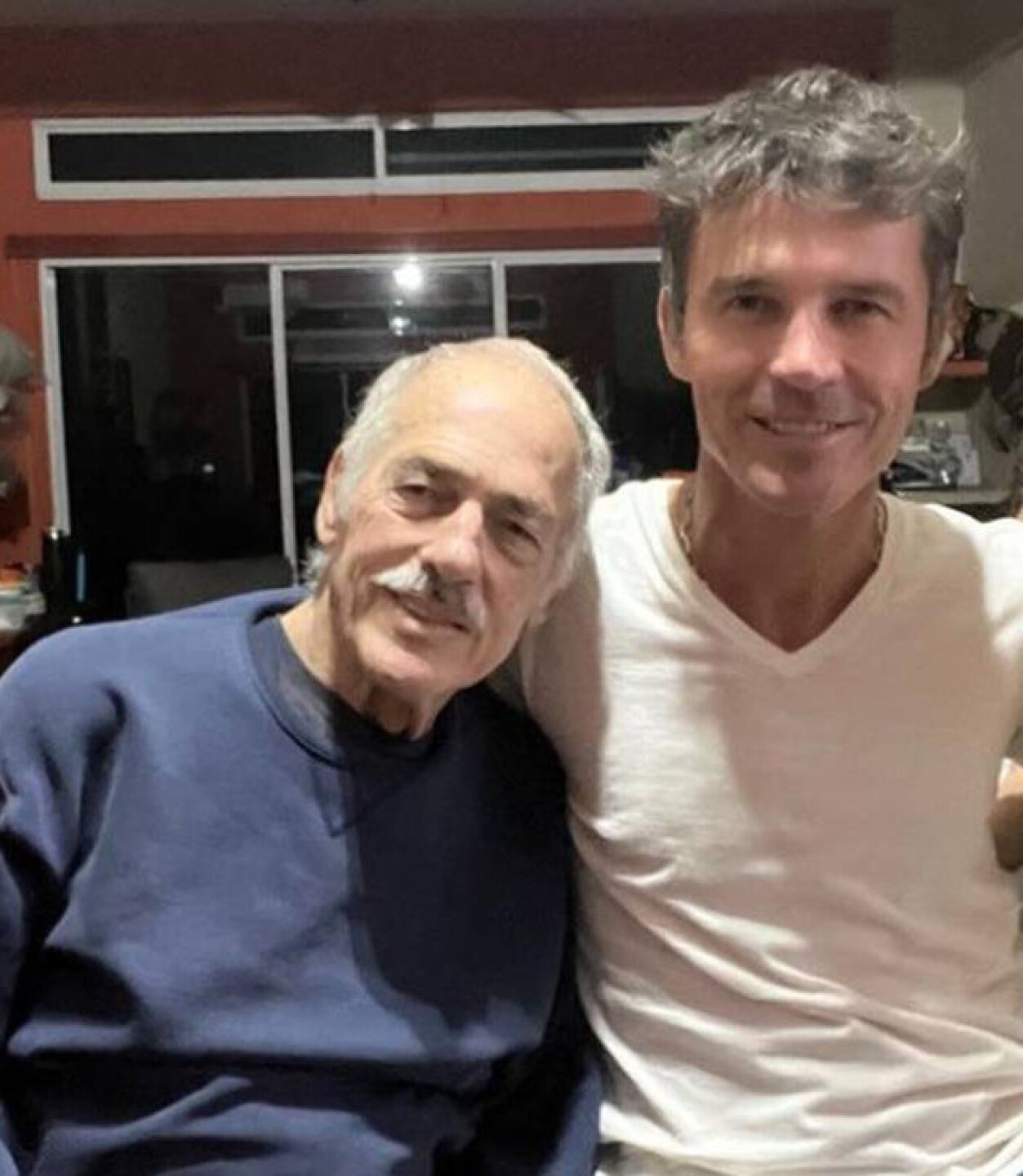 Leonardo asegura que el hijastro no le contesta el teléfono a Andrés García