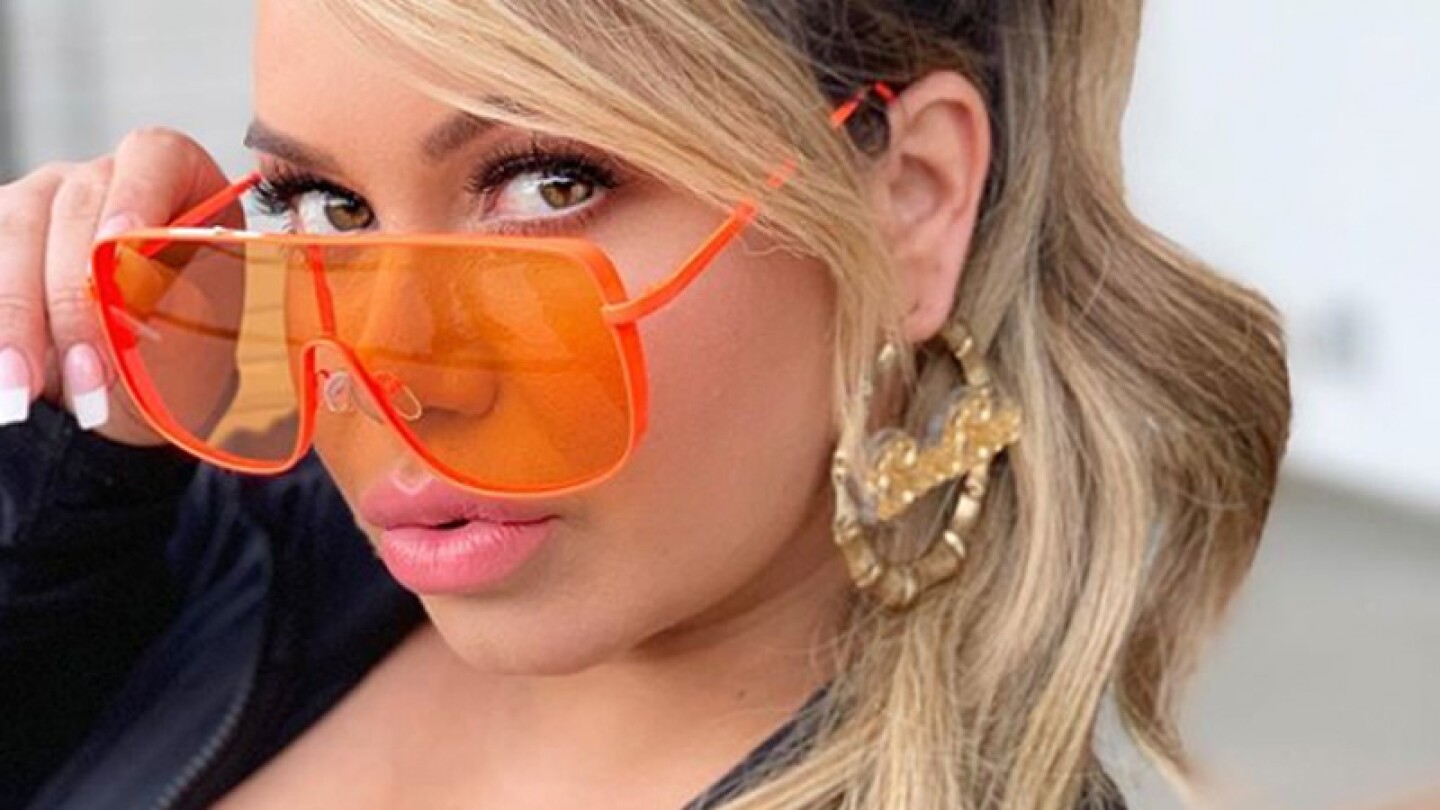 Para que su marido no se aburra de ella, Chiquis Rivera cambia de look