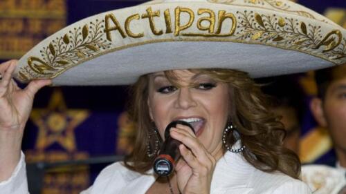Hijo de Jenni Rivera sorprende con mural en honor a Kobe Bryant