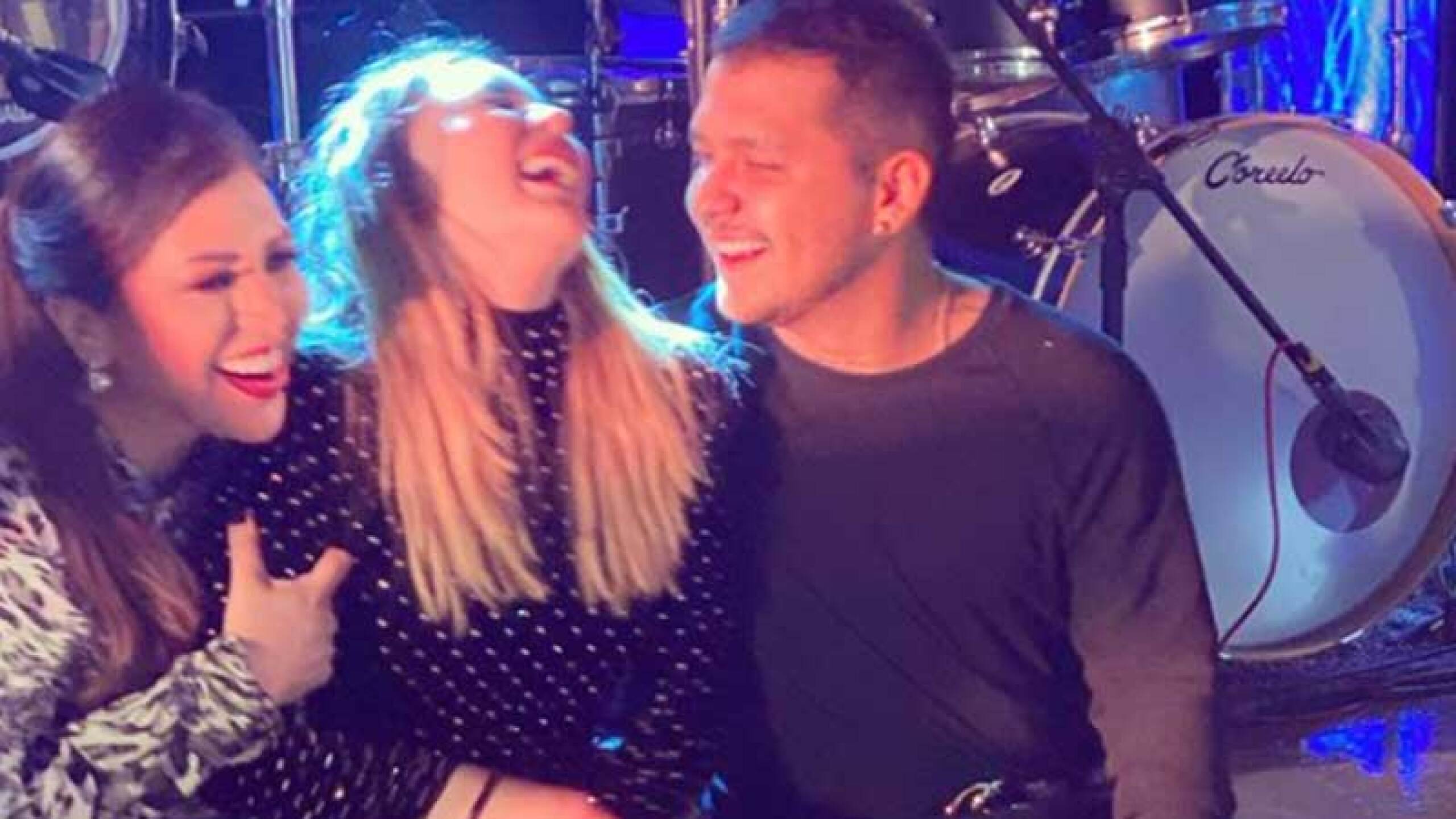 La familia de Nodal está feliz con Belinda