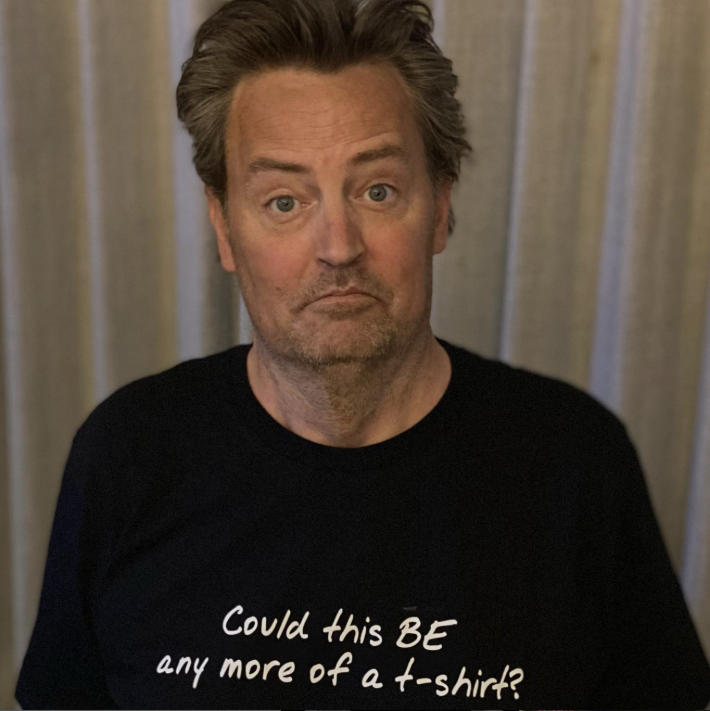 Familia de Matthew Perry llega al lugar