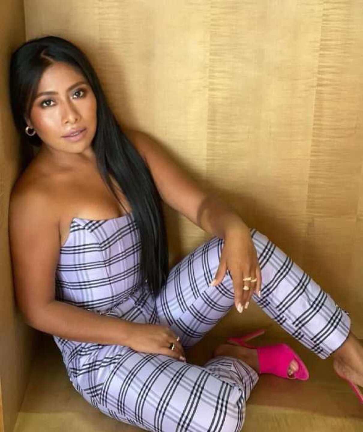 Yalitza Aparicio Martínez es una actriz y maestra de preescolar mexicana. Obtuvo reconocimiento internacional en 2018 por su debut actoral en la película Roma. La revista Time la clasificó como «la mejor actuación de 2018».En 2019, la revista Time la nombró una de las 100 personas más influyentes del mundo.