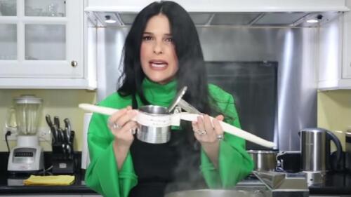 Martha Debayle presume moderno machacador de papas y hace pure “fluffy”; así reaccionaron en redes