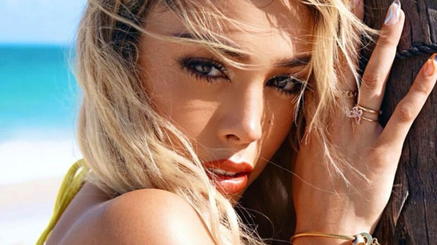 Danna Paola se vacuna contra la Covid-19 y hace un llamado