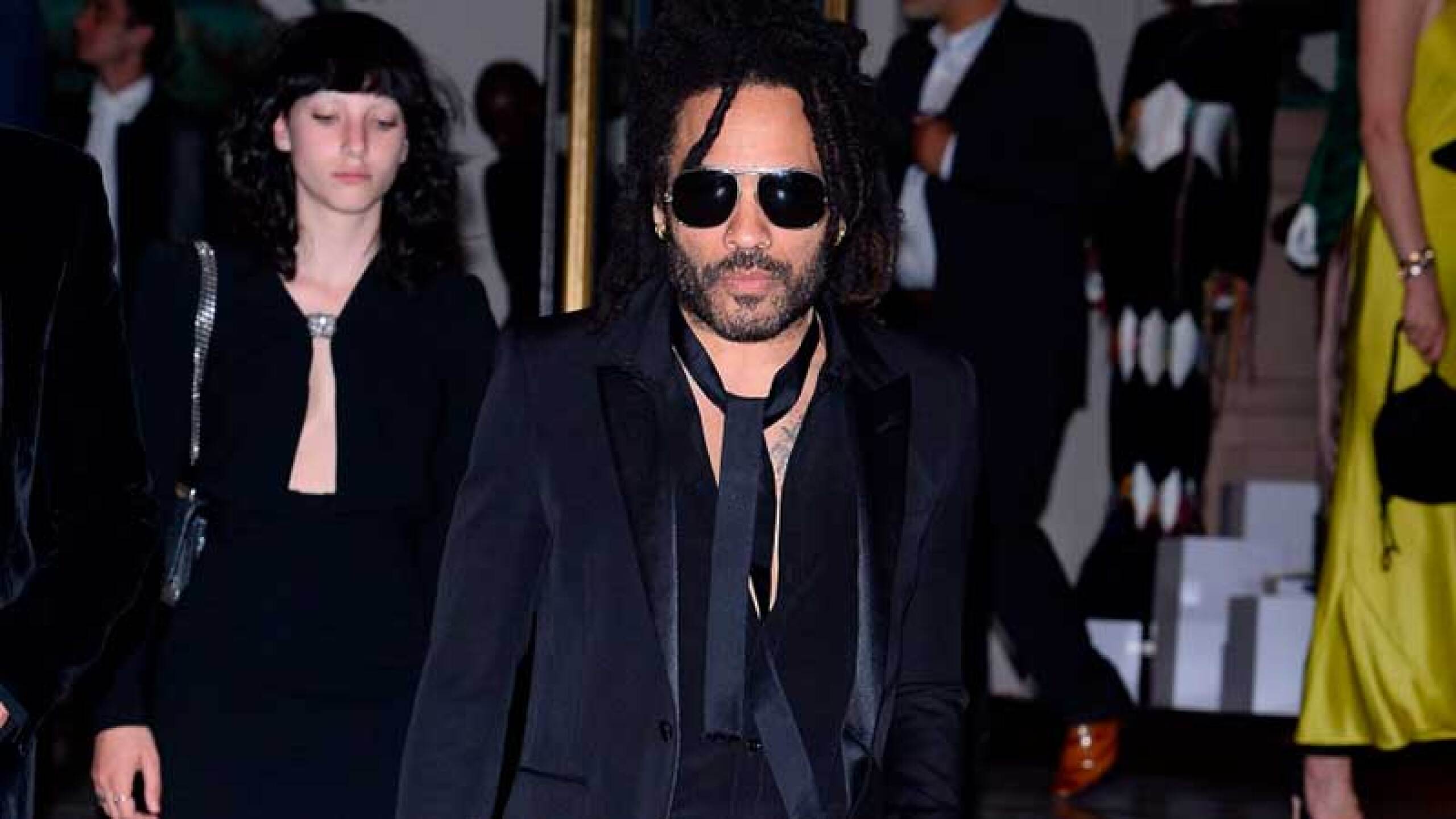 Lenny Kravitz presume visita a la CDMX, fans enloquecen