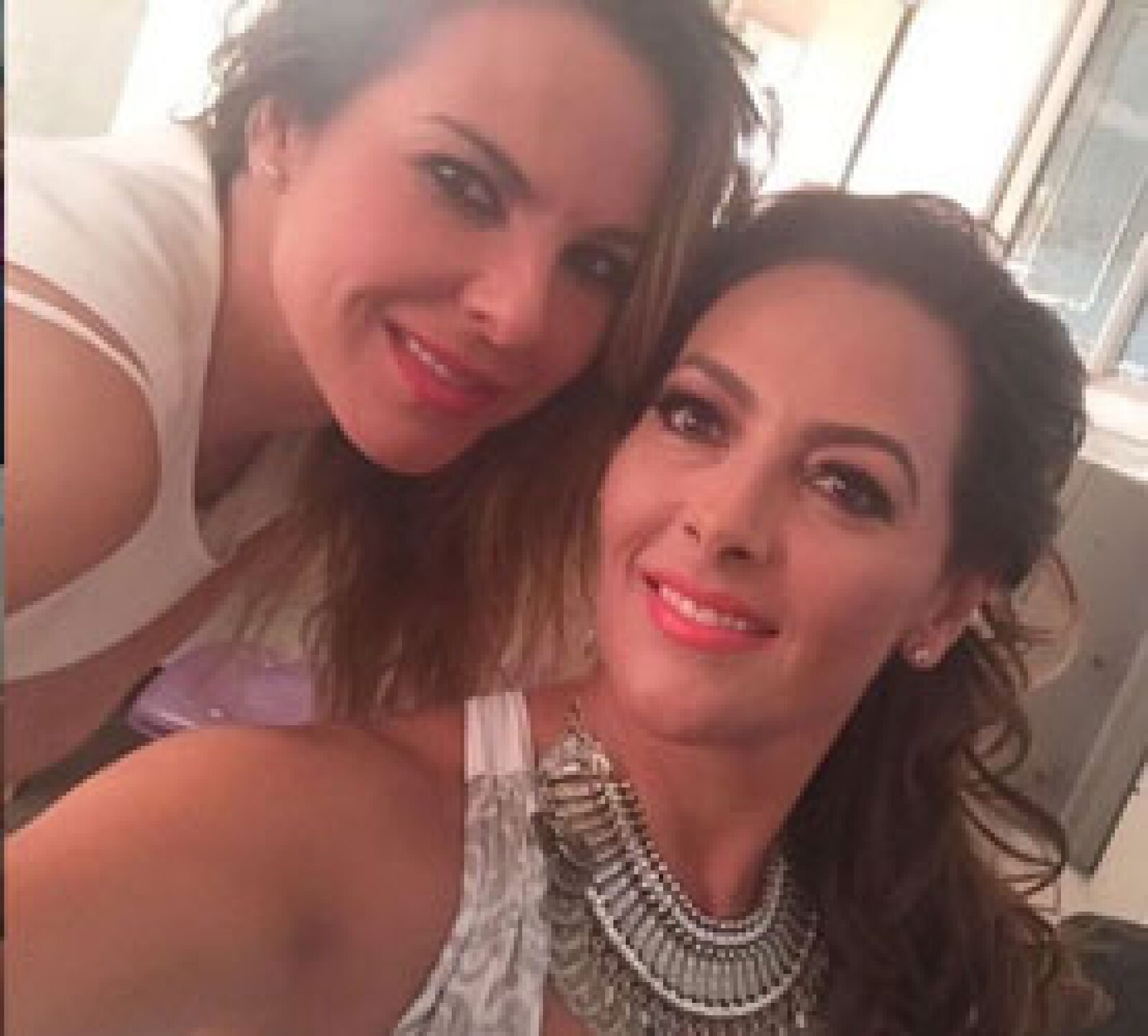 Kate del Castillo sorprendió a su familia con un inesperado reencuentro; entre lágrimas, risas y abrazos