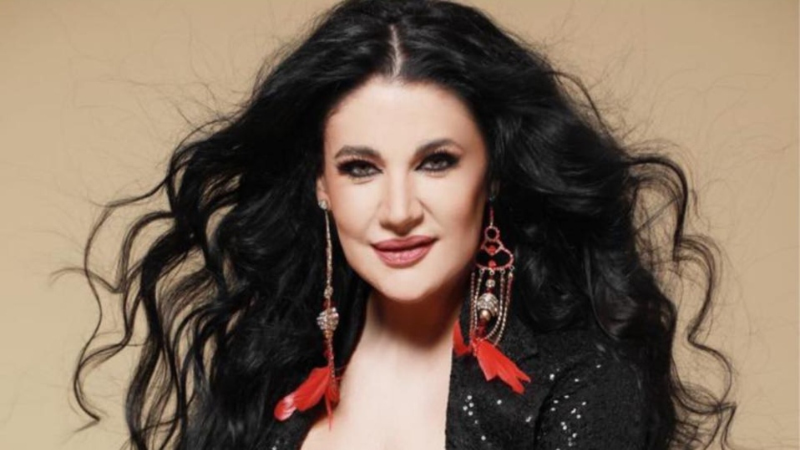 Alejandra Ávalos comparte con qué actor se dio sus mejores besos