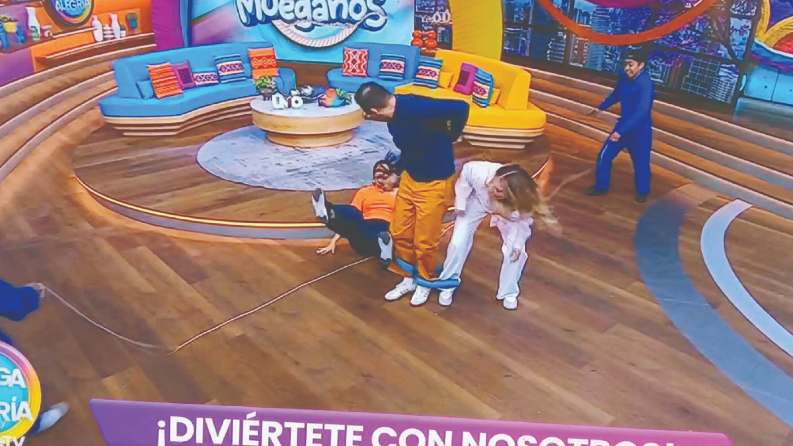 Luz Elena González cayó en vivo y temió lo peor