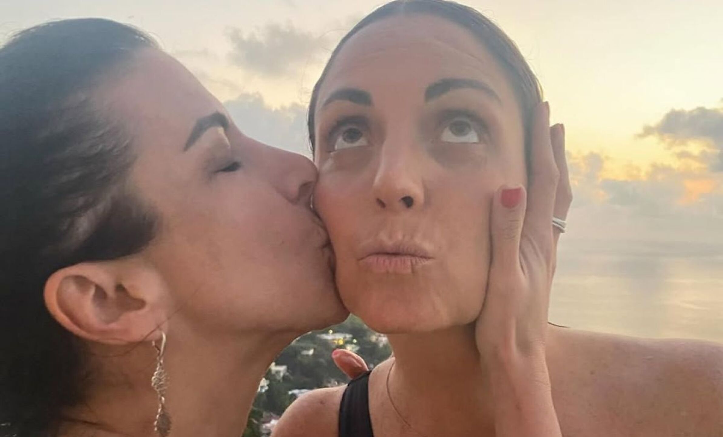 Verónica Toussaint y Melissa Mochulske.