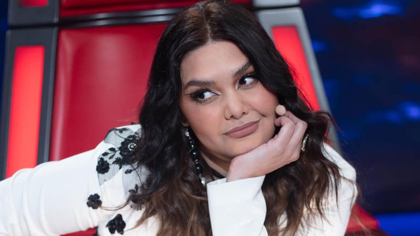 Yuridia responde ingeniosamente pregunta incomoda sobre su esposo
