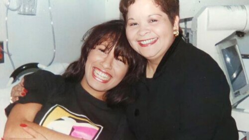 Selena Quintanilla y Yolanda Saldívar juntas felices