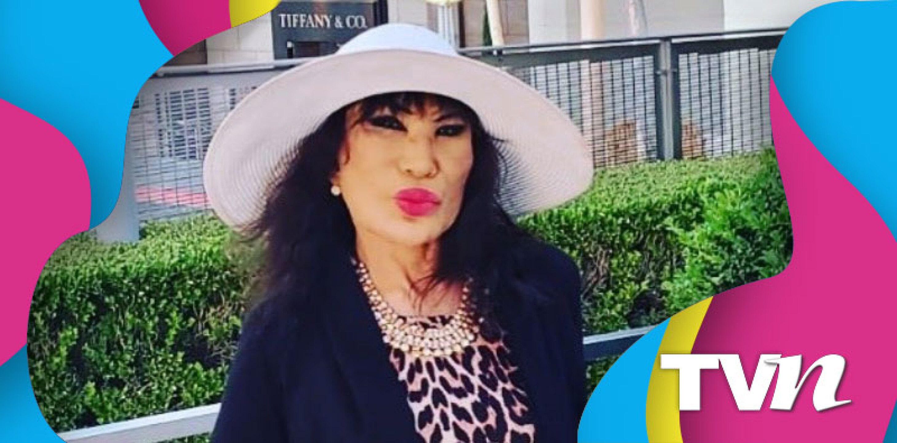 Instagram: @lyn_may_