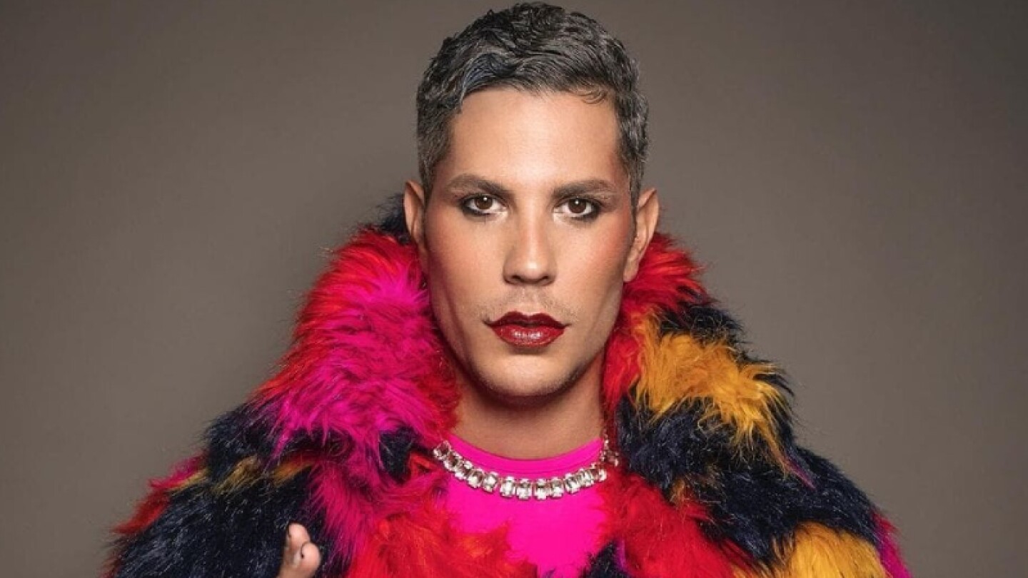 Christian Chávez es criticado en redes sociales por su sesión de fotos