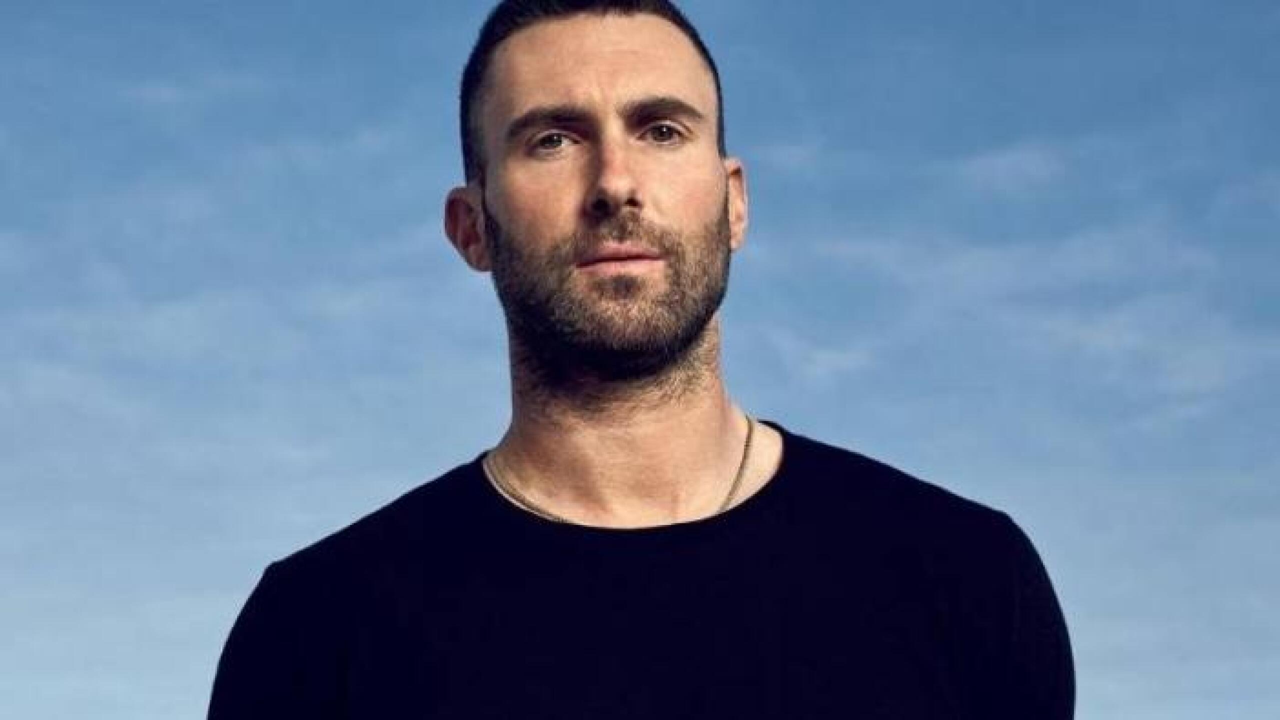 Adam Levine y su esposa son captados juntos tras escándalo