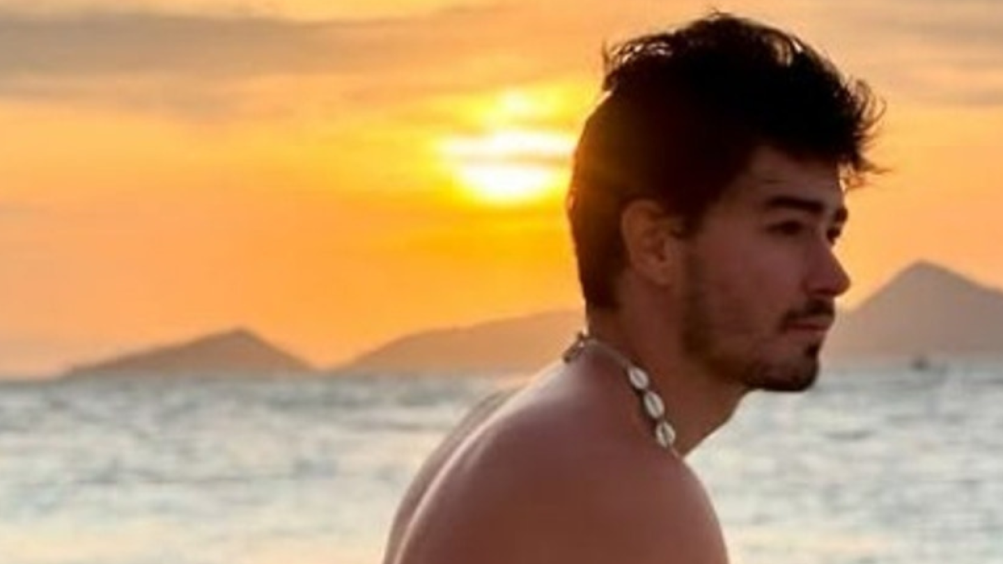 Manuel Masalva, actor de Narcos México, regresa a casa tras sobrevivir a peligrosa bacteria