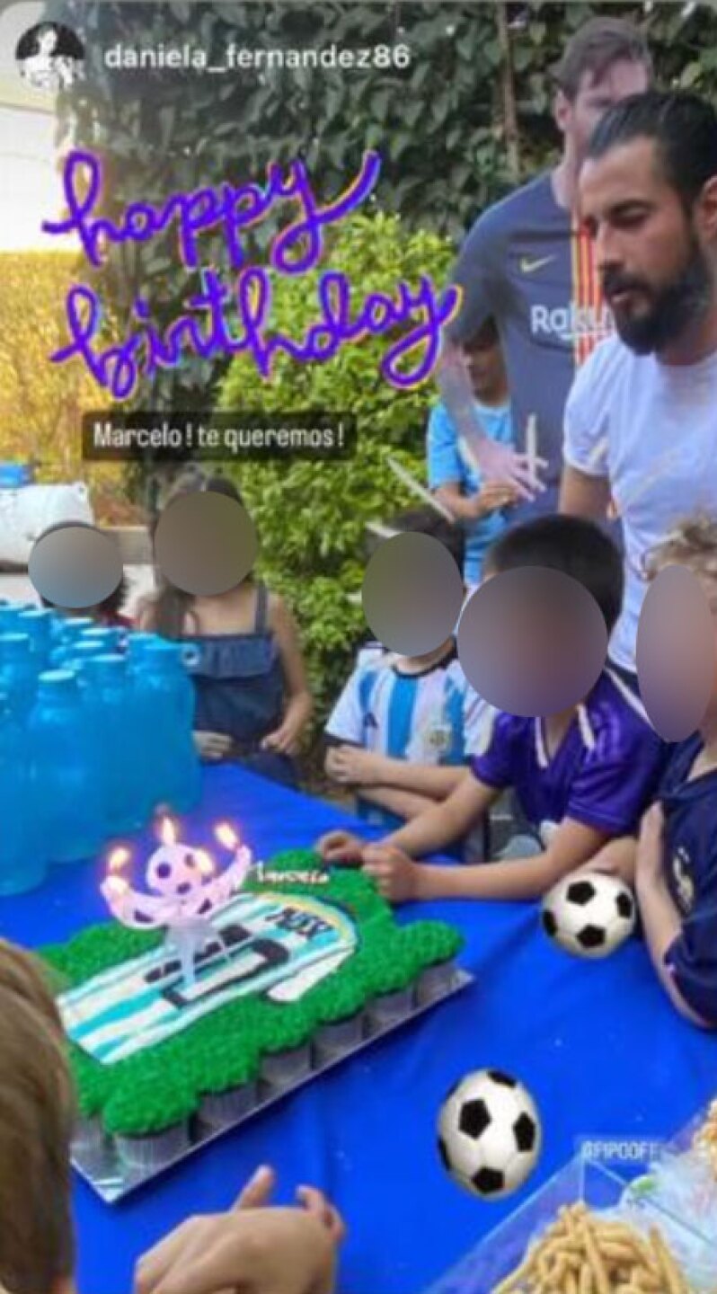 Hijo de Michelle Renaud con sus amigos en cumpleaños
