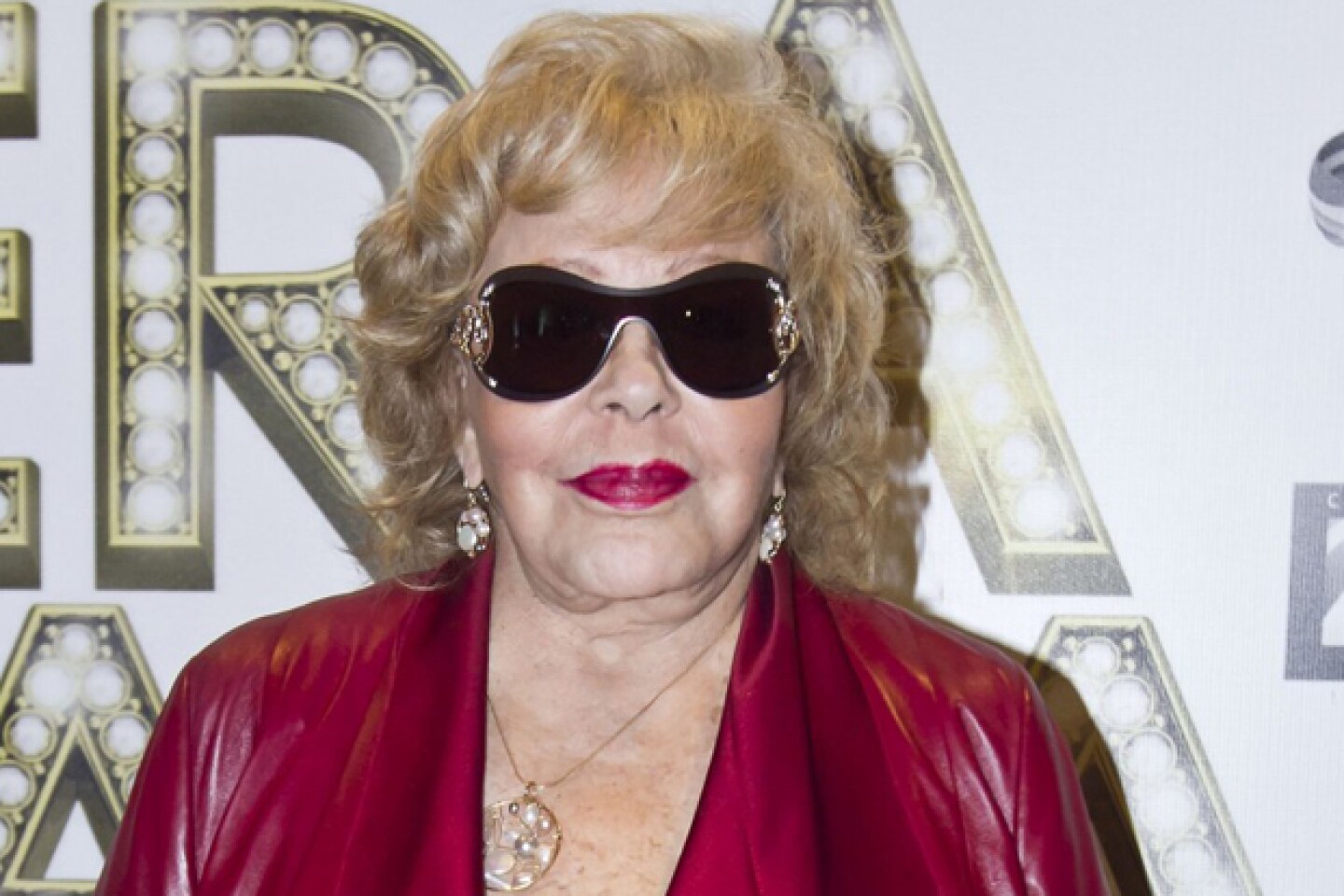 Silvia Pinal denunciará maltratos físicos y psicológicos de su ex esposo Enrique Guzmán, en su autobiografía.