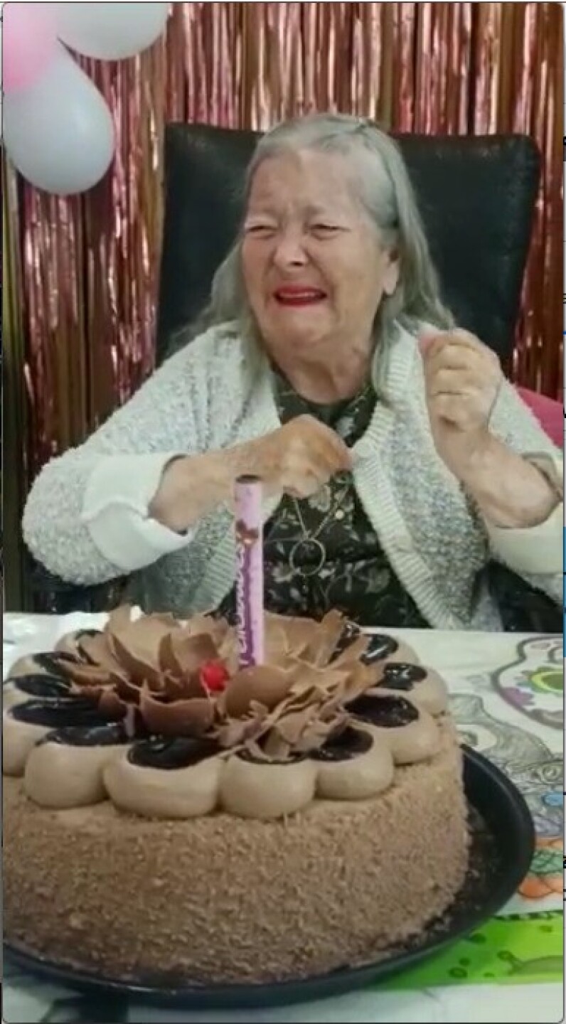 Elsa Aguirre sorprendió a su hermana Alma Rosa con una fiesta en La Casa del Actor