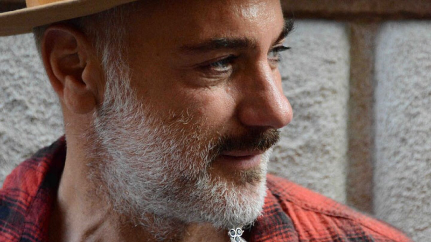 Gianluca Vacchi está en busca de Brenda Zambrano para invitarla a salir.