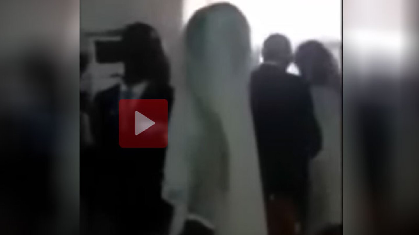 Su amante llegó vestida de novia a la boda.