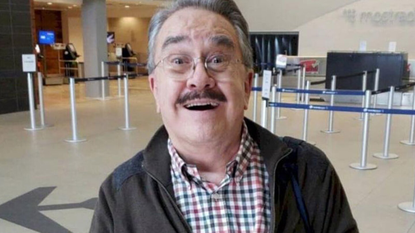 Pedro Sola se le va a la yugular a conductora y de gorda no la baja