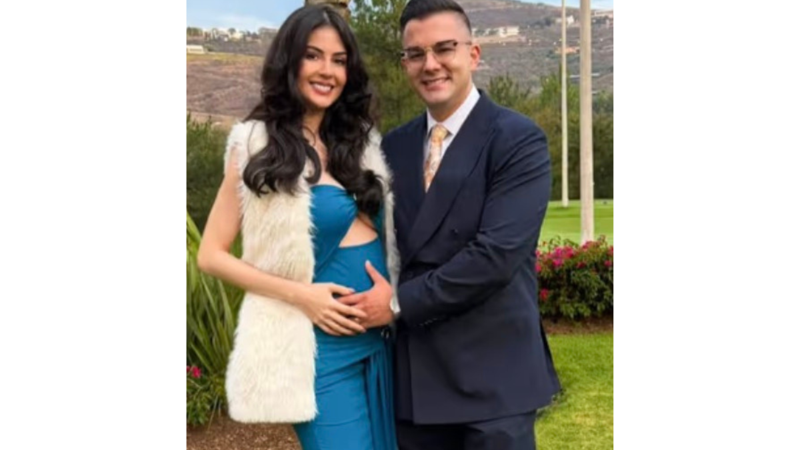 Lorena Sevilla comparte foto de su pancita embarazada.