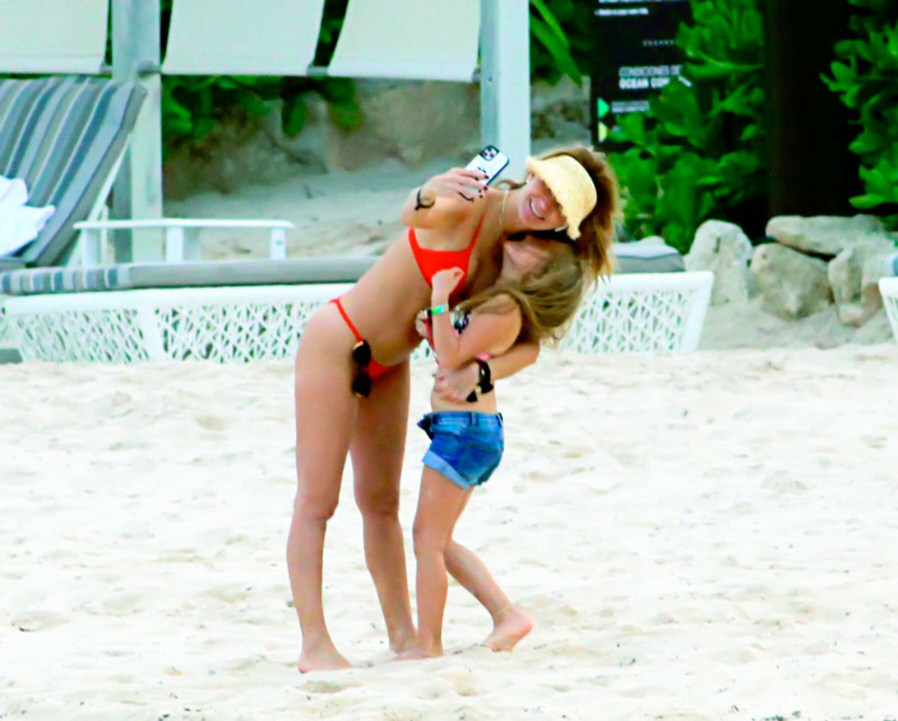 Geradine Bazán disfruta de Playa del Carmen