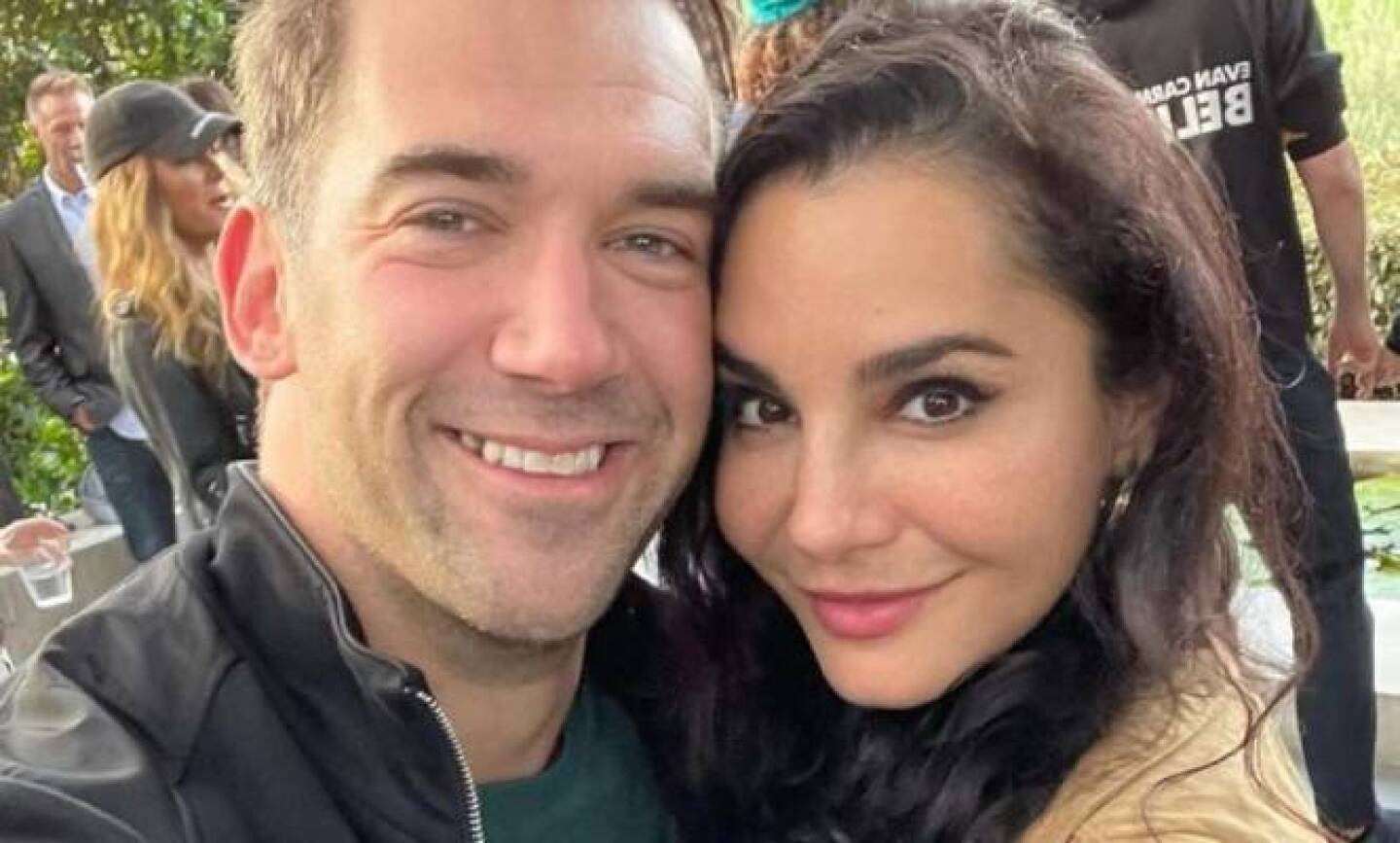 Novio de Martha Higareda familia hijos