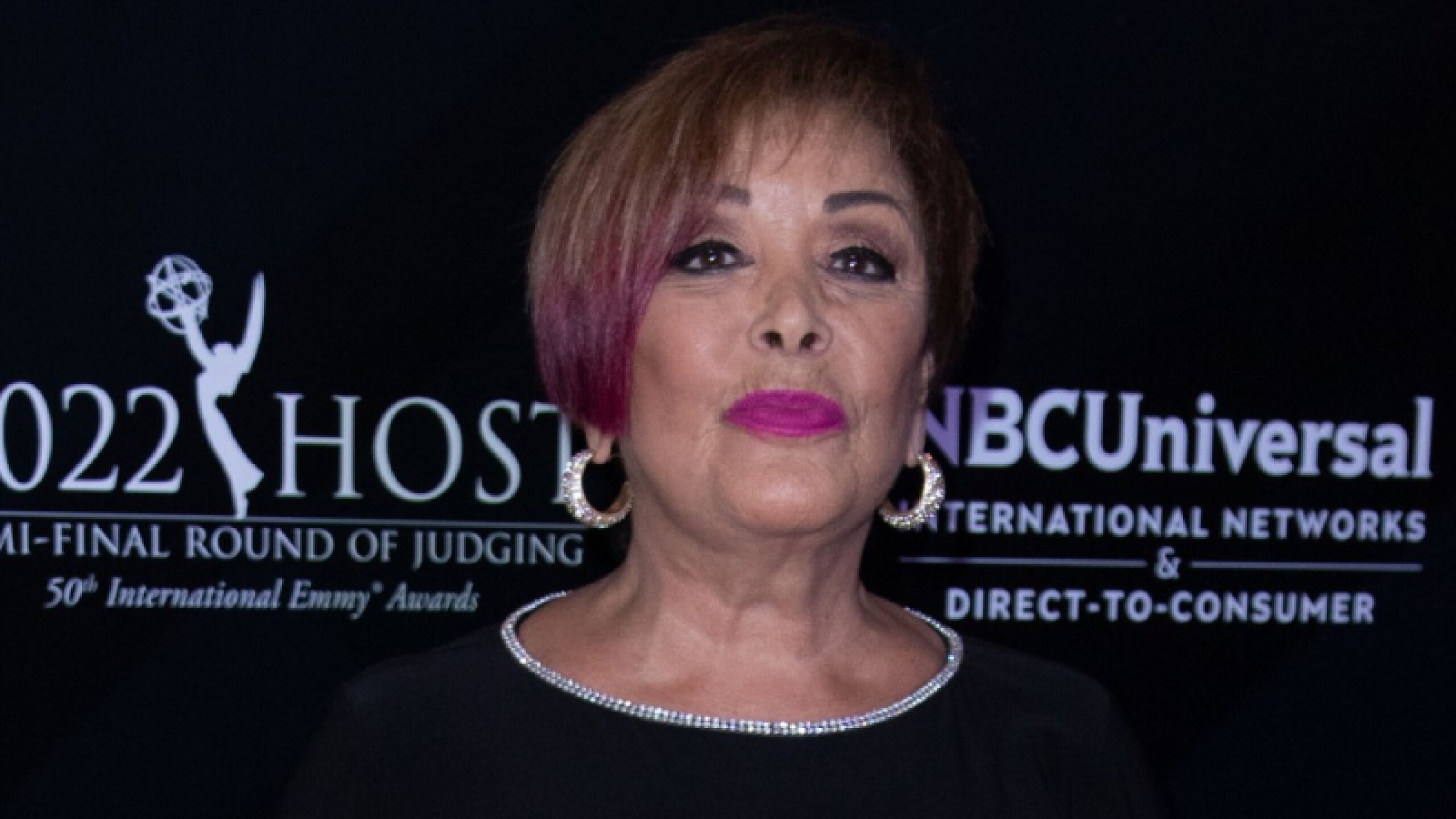 Sylvia Pasquel en alfombra roja 2022 clasos