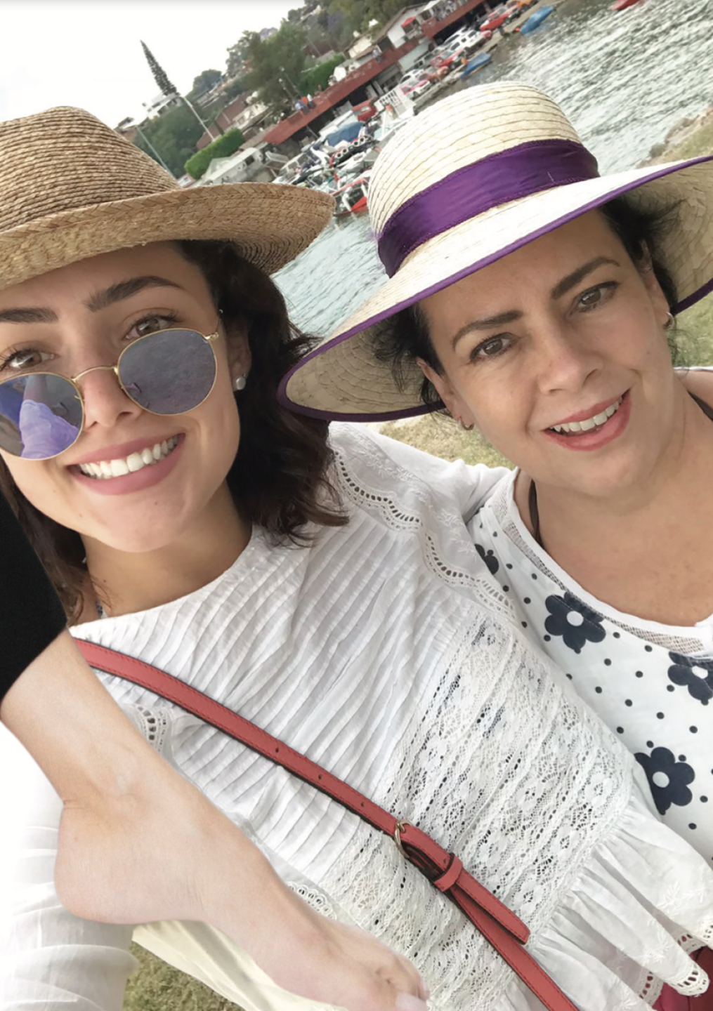 Daniela Álvarez y su mamá, quien falleció en accidente